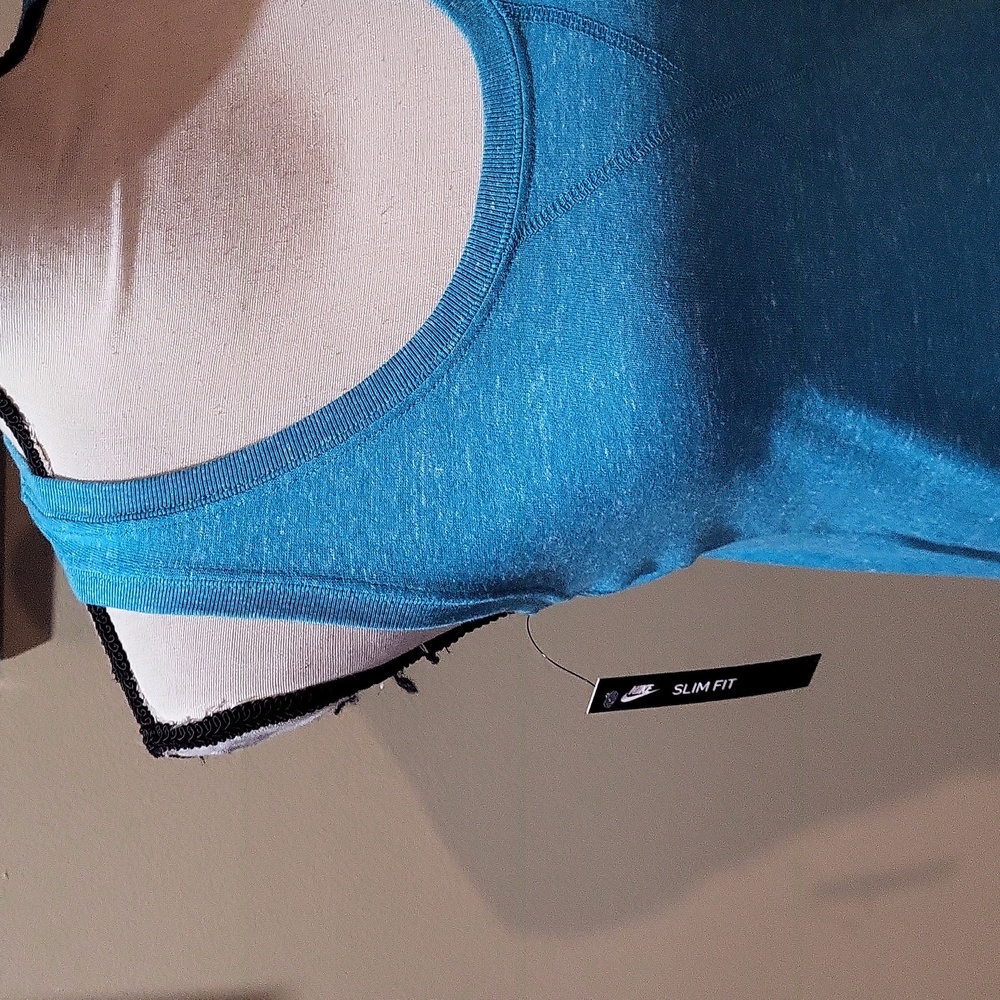 Nike Tank Top - Picture 3 of 14